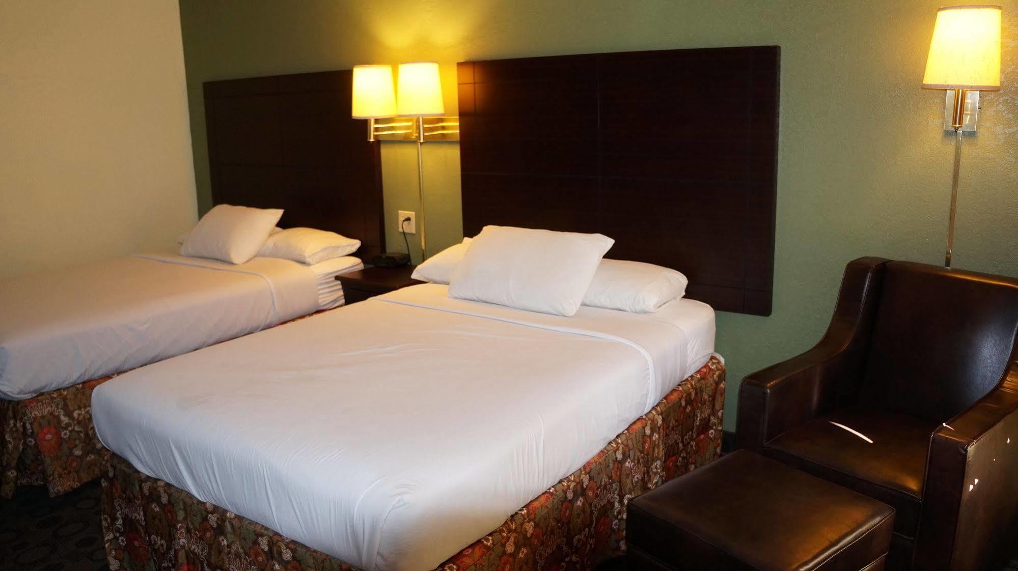 Regency Inn Pittsburg Eksteriør billede