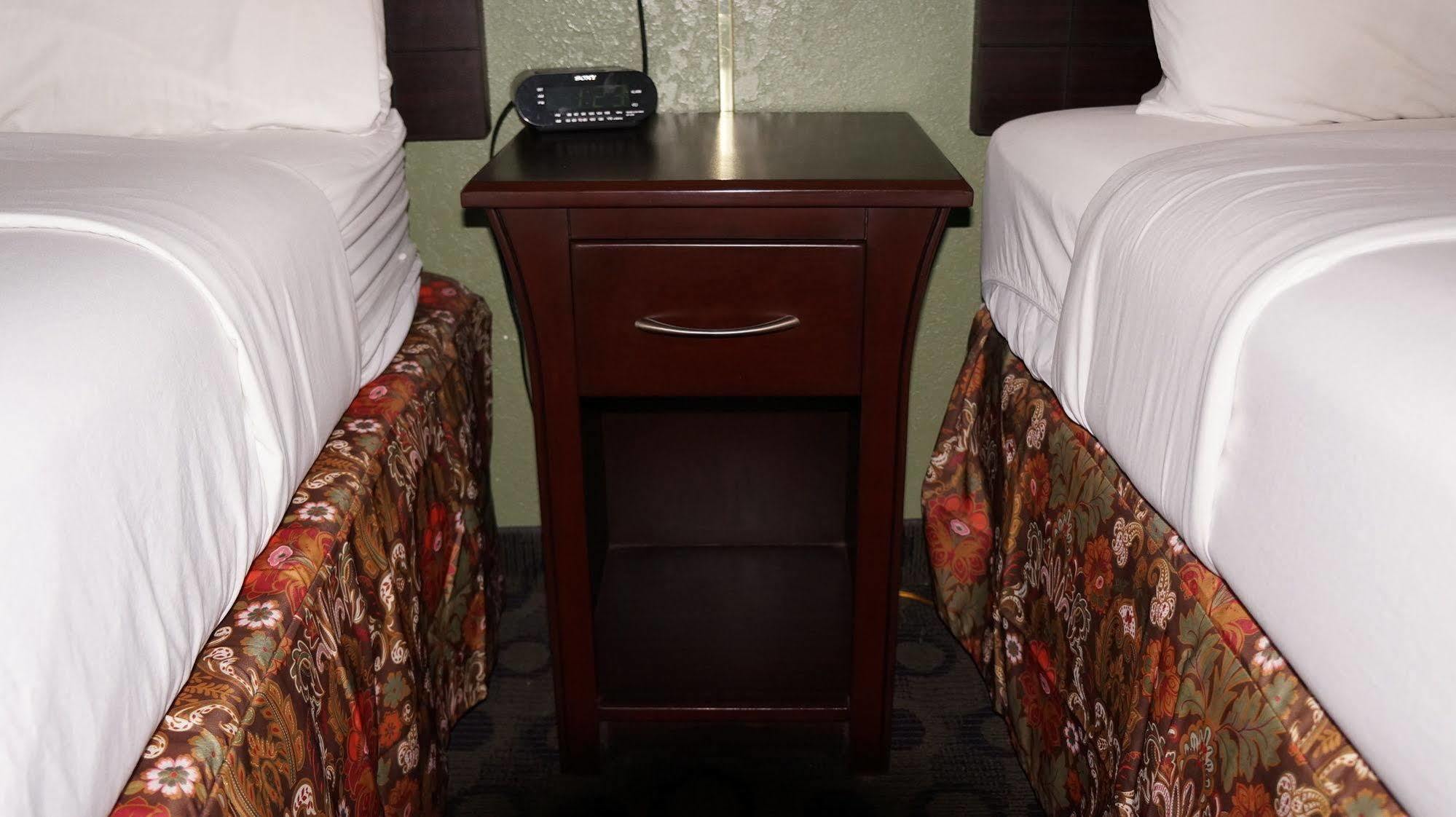 Regency Inn Pittsburg Eksteriør billede