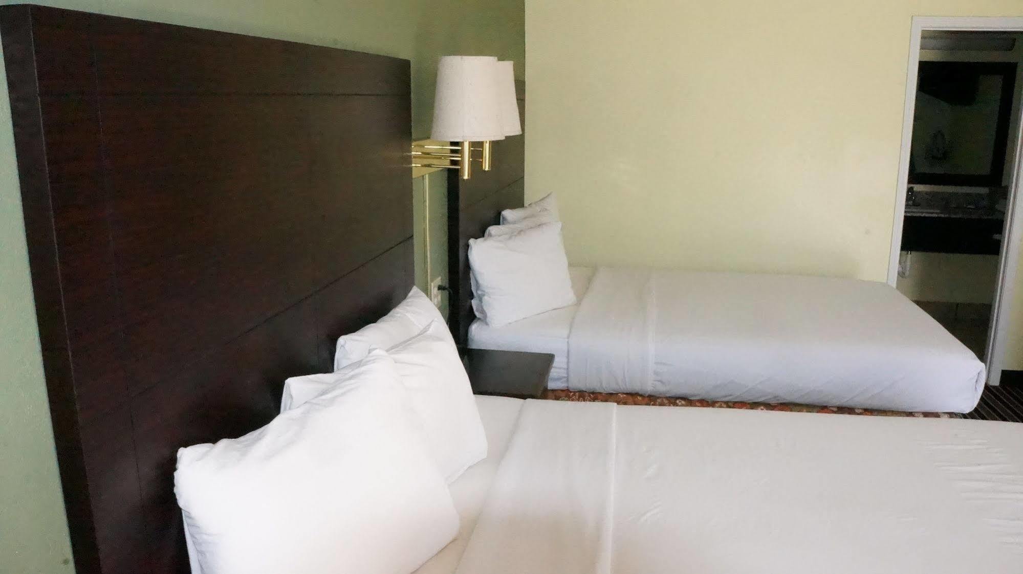 Regency Inn Pittsburg Eksteriør billede